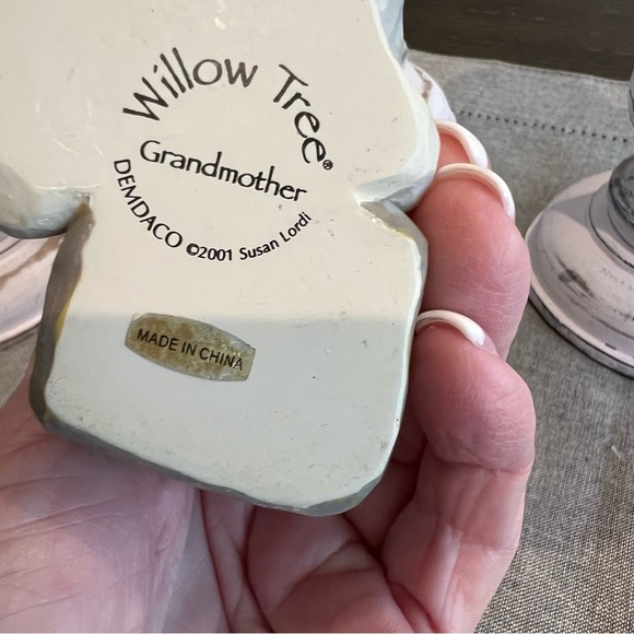 Willow Tree Grandmother  Figurine - Cream and Brown - Picture 4 of 4